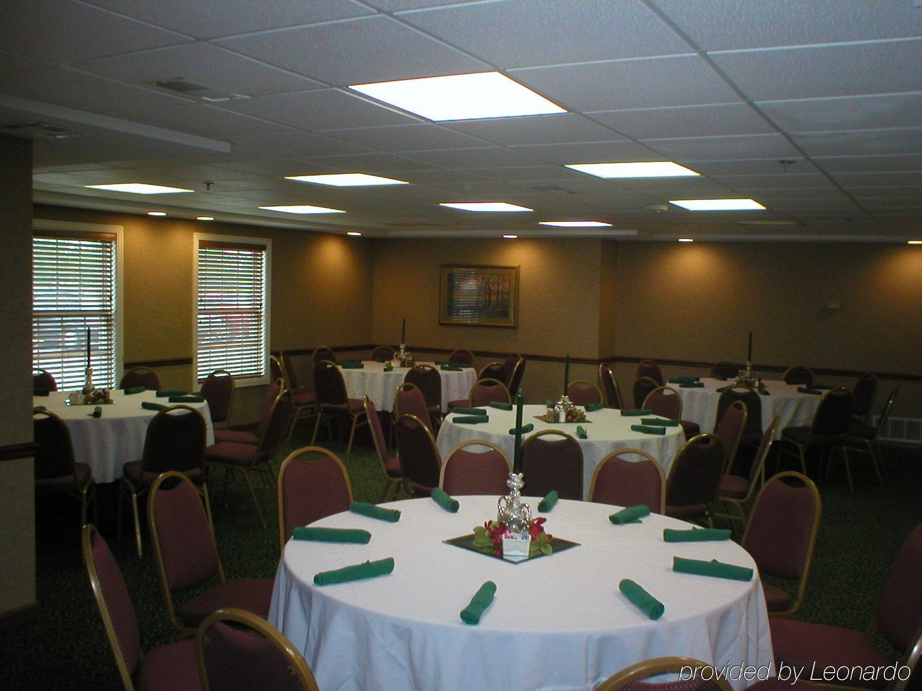 Homewood Suites By Hilton Kansas City Airport Restaurant photo