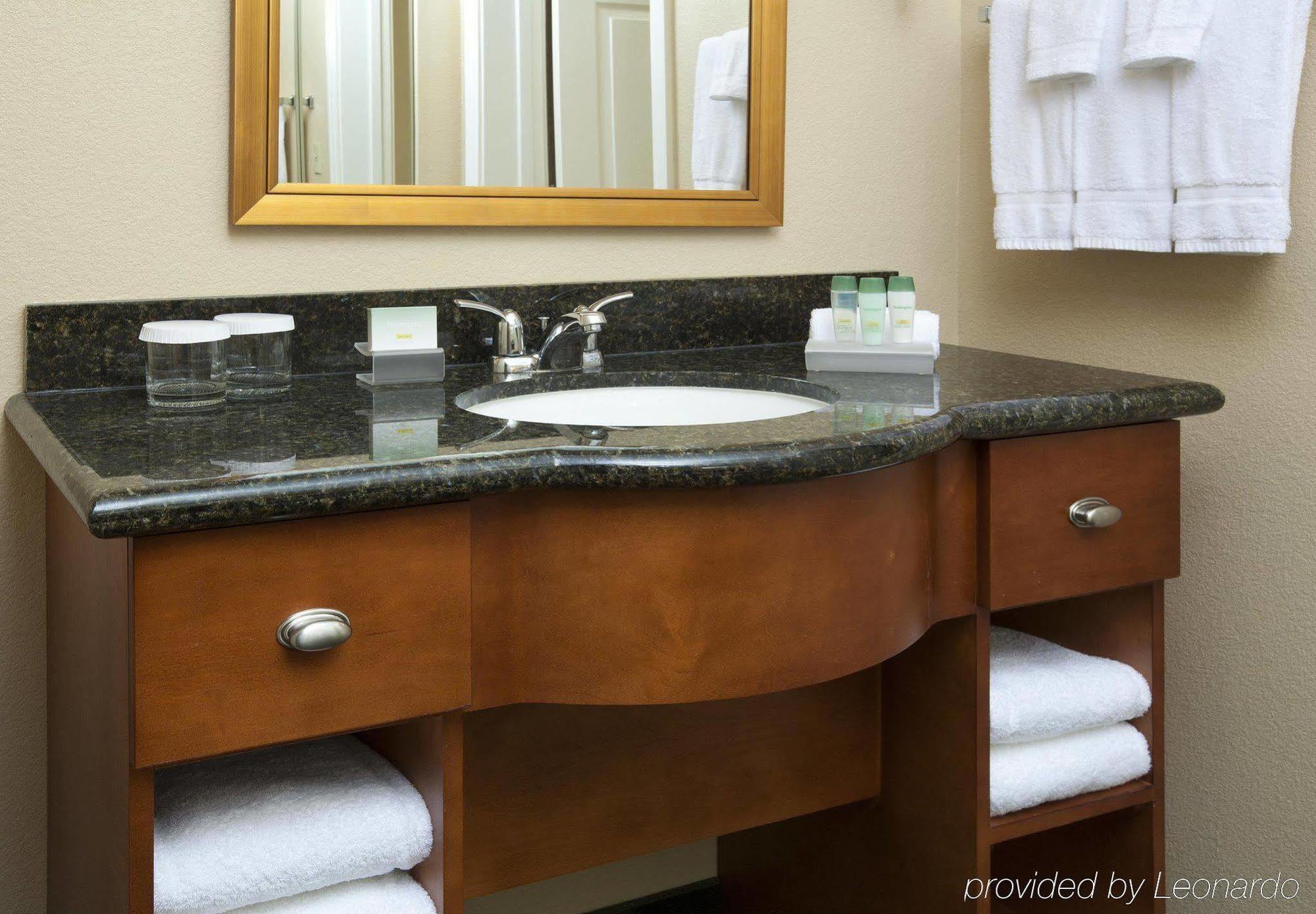 Homewood Suites By Hilton Kansas City Airport Chambre photo