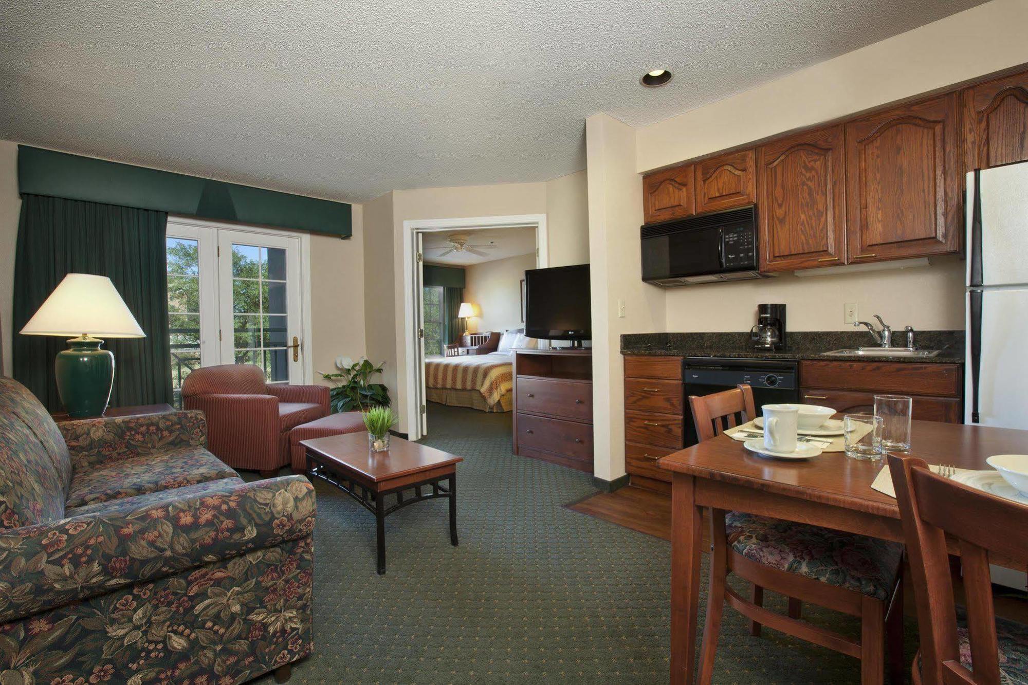 Homewood Suites By Hilton Kansas City Airport Chambre photo